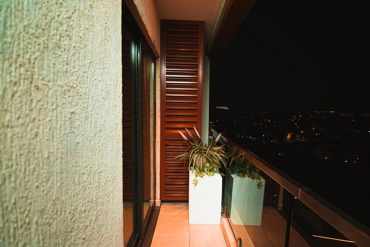 Piano And Gold At The Signature, Tetteh Quarshie Acra Exterior foto