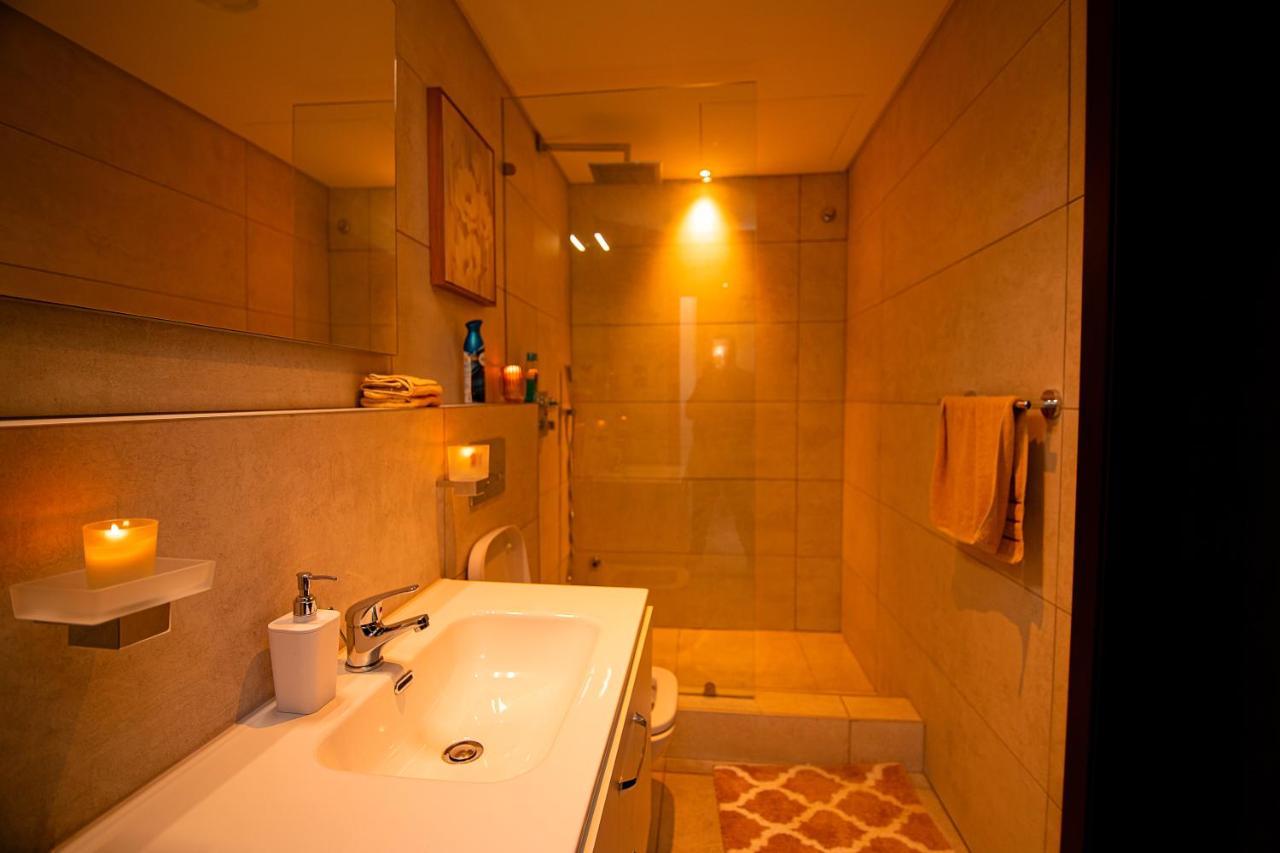 Piano And Gold At The Signature, Tetteh Quarshie Acra Exterior foto