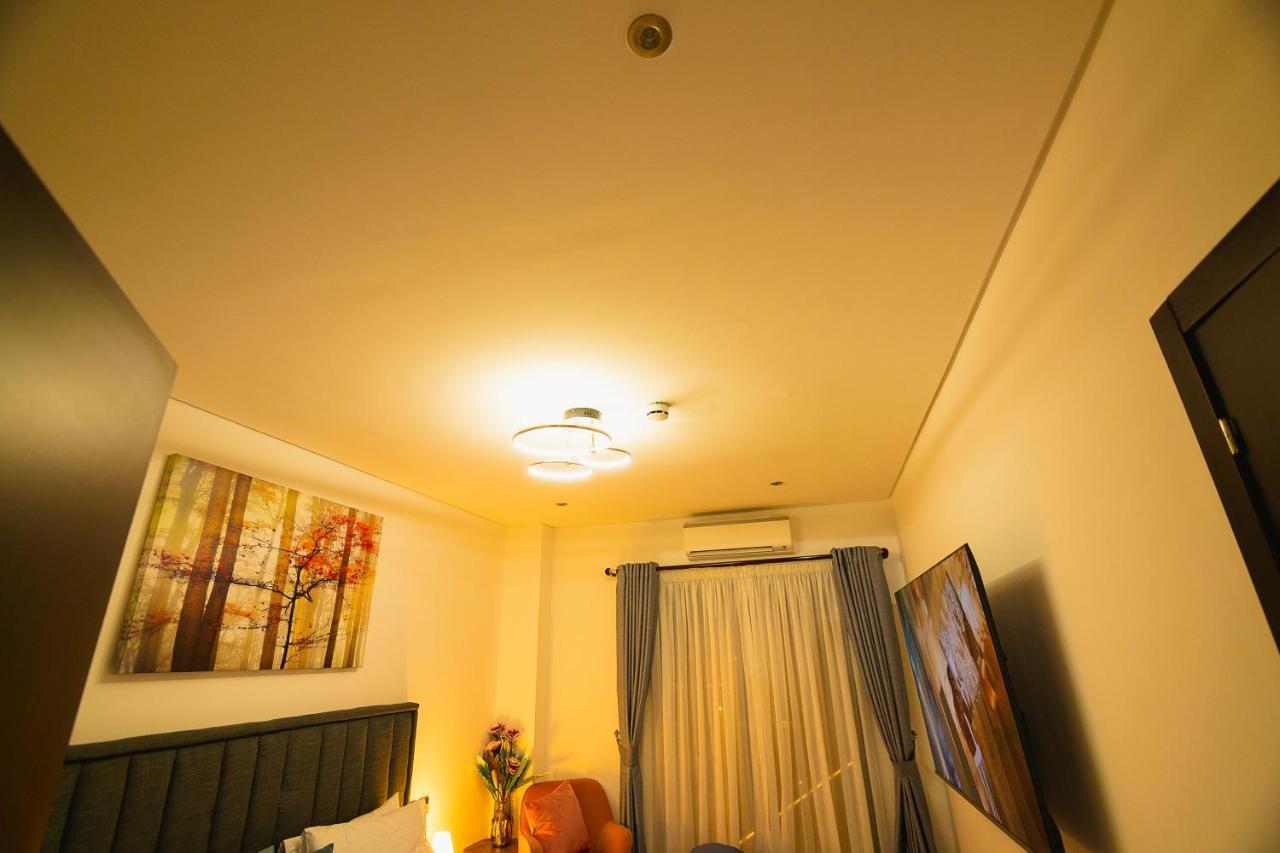 Piano And Gold At The Signature, Tetteh Quarshie Acra Exterior foto